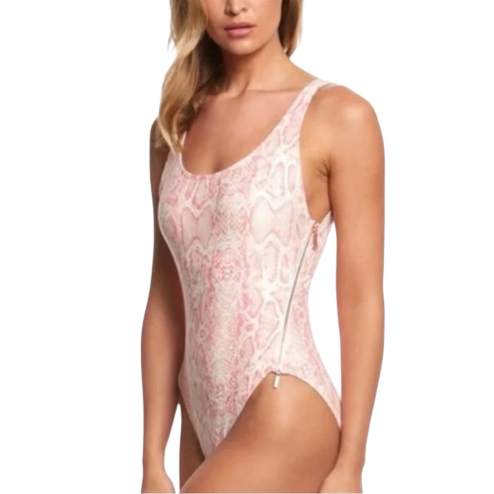 CARMEN MARC VALVO Season Cruise U-Back Side-Zip Swimsuit in Soft Pink Size 14 - Picture 3 of 16